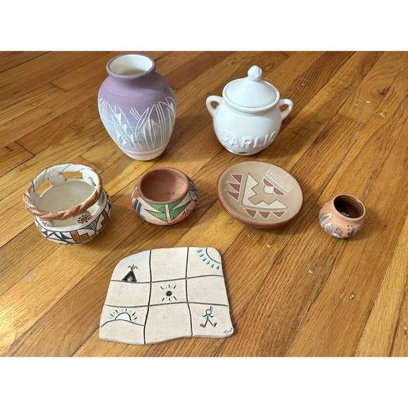 Vintage Navajo Pottery Lot – Hand Painted & Signed Native American Pots (7) - Picture 1 of 16